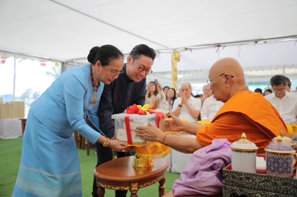 "คุณปัญญา" นำคณะผู้บริหารเวิร์คพอยท์ฯ ทอดผ้าปฐมกฐินพุทธมณฑลนครราชสีมา