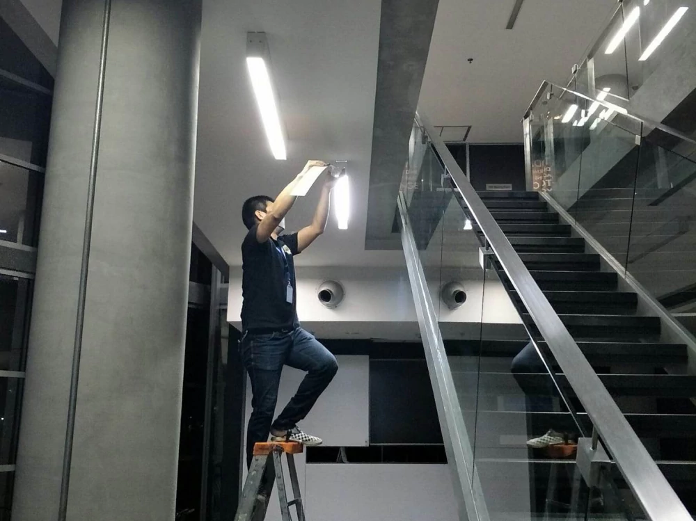 WorkPoint collectively initiated a change in its office lighting system by replacing 36-watt fluorescent bulbs with 18-watt LED bulbs, totaling 1,500 bulbs, which resulted in a reduction of its energy consumption by 50%.